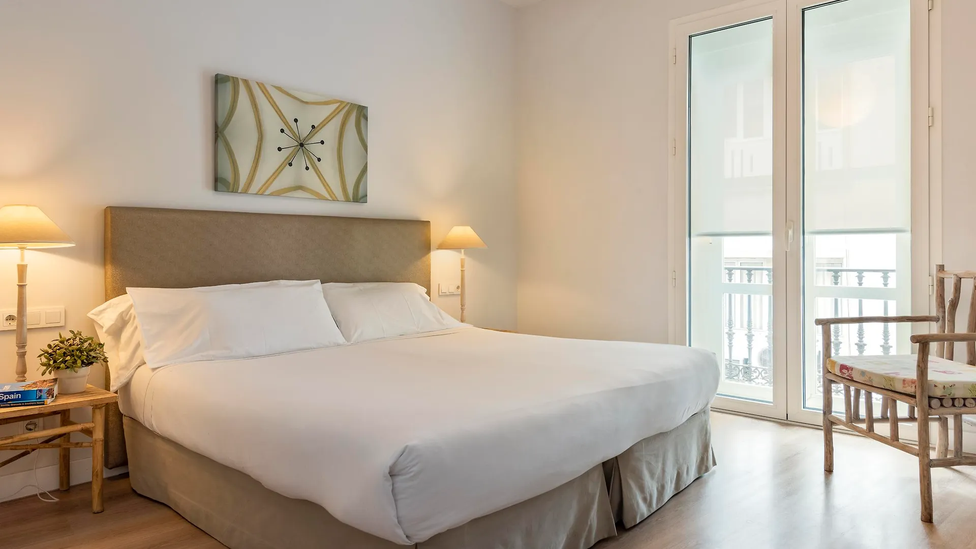 Suites Sevilla Plaza 0*, Seville Spain