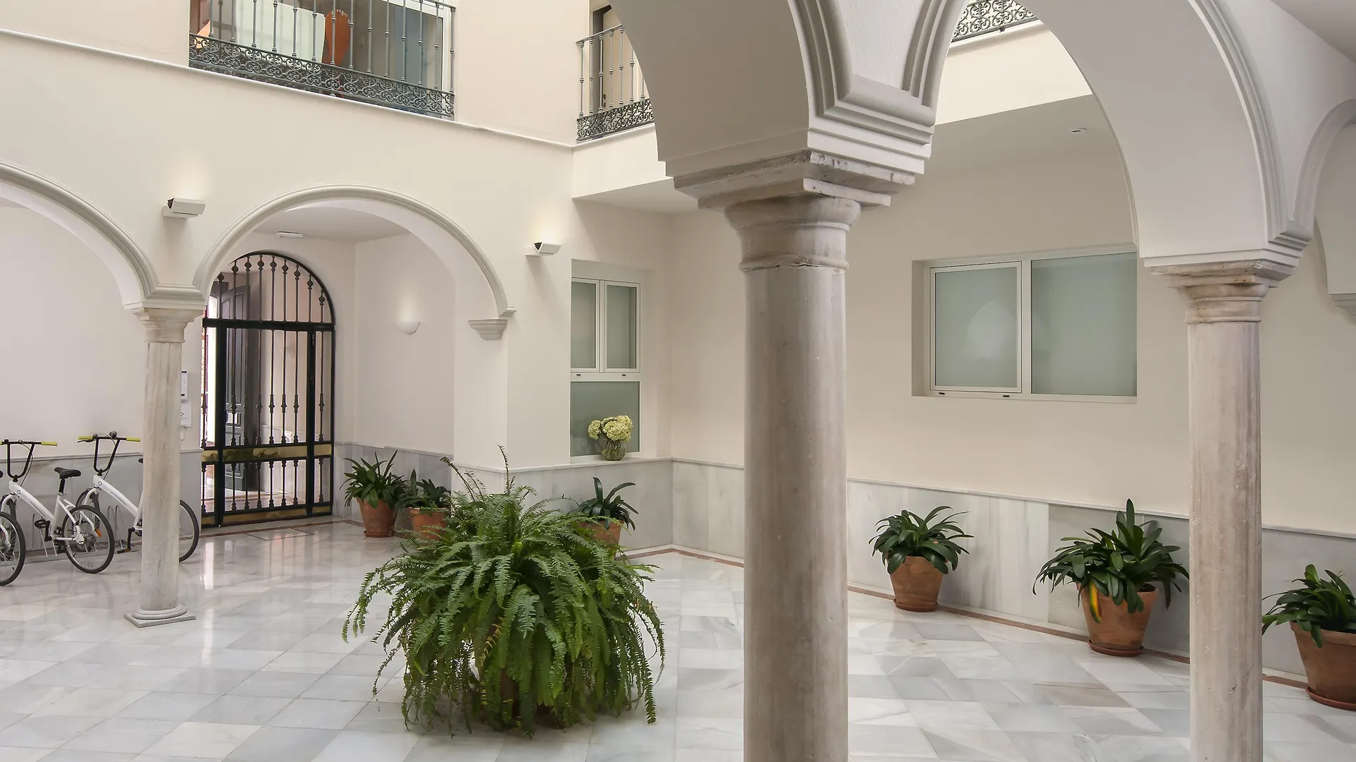 Apartment Suites Sevilla Plaza
