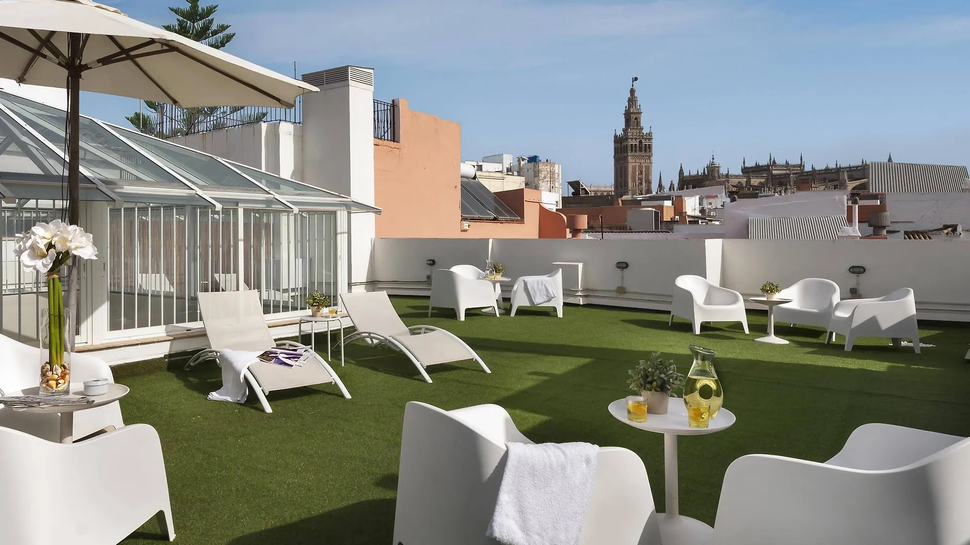Suites Sevilla Plaza 0*,  Spanien
