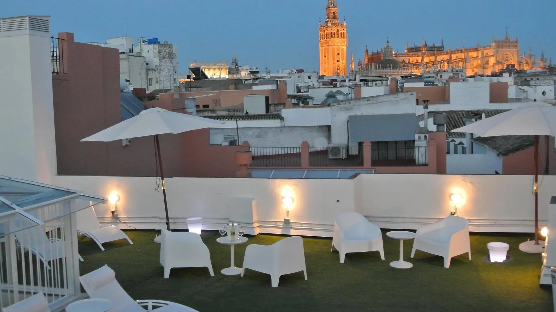 Suites Sevilla Plaza Apartment